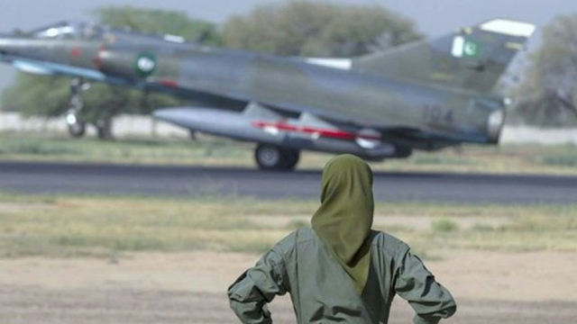 PAF female fighter pilot